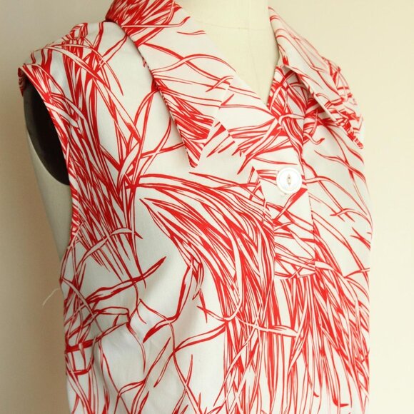 Vintage 1970s Top, Red and White  Dagger Collar Botanical Print Blouse - Picture 4 of 10